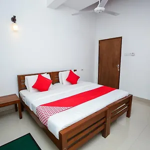 *** Hotel Oyo 438 Sarala Sri Lanka